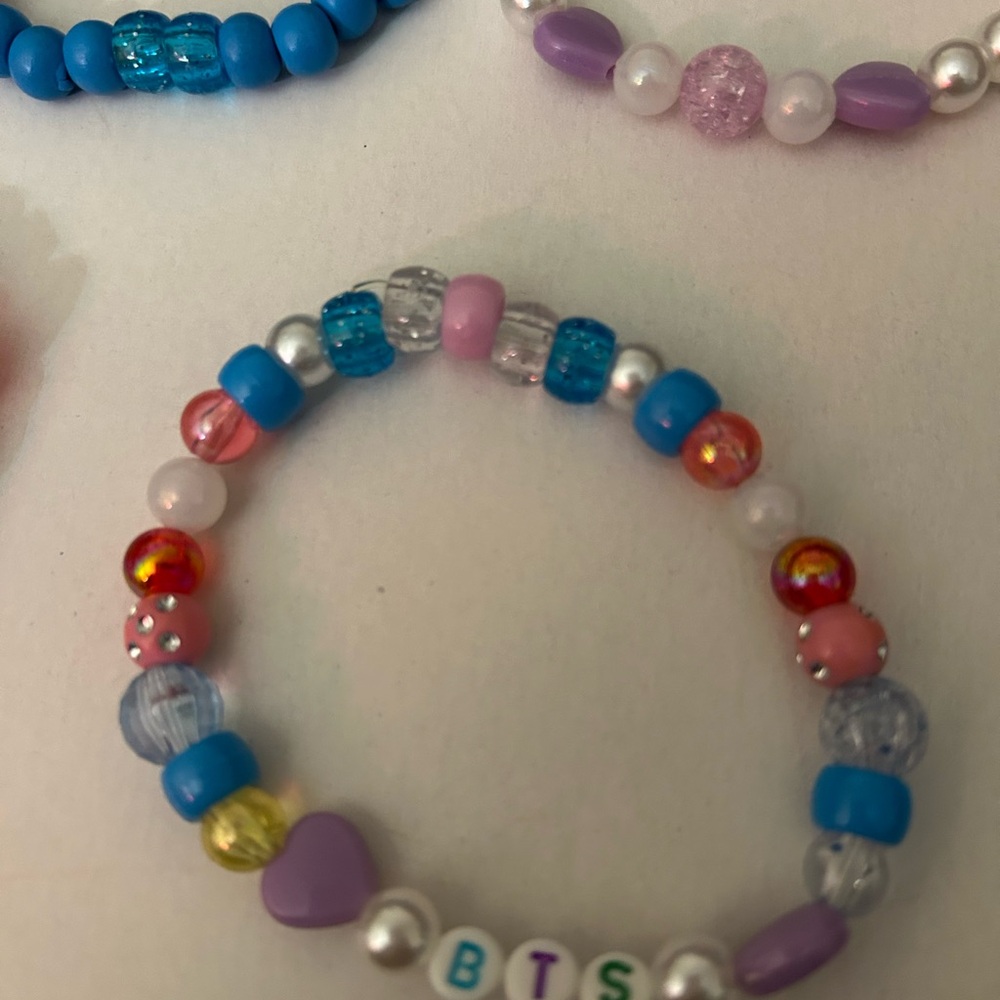 Bracelets - Picture 5 of 7
